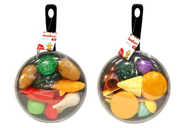 Beeboo Kitchen Eine Pfanne mit Lebensmitteln Beeboo Kitchen Eine Pfanne mit Lebensmitteln