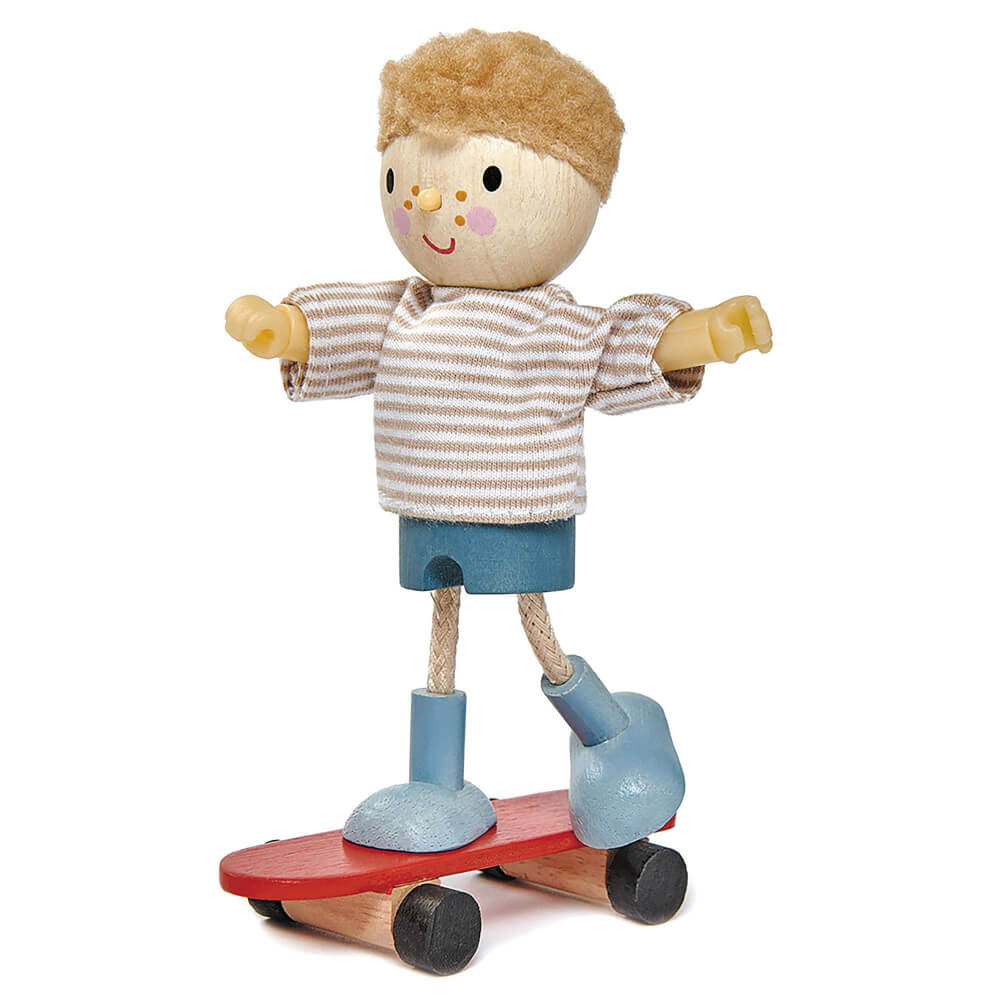 Tenderleaftoys - Edward & Skateboard für Puppenhaus Tenderleaftoys - Edward & Skateboard für Puppenhaus