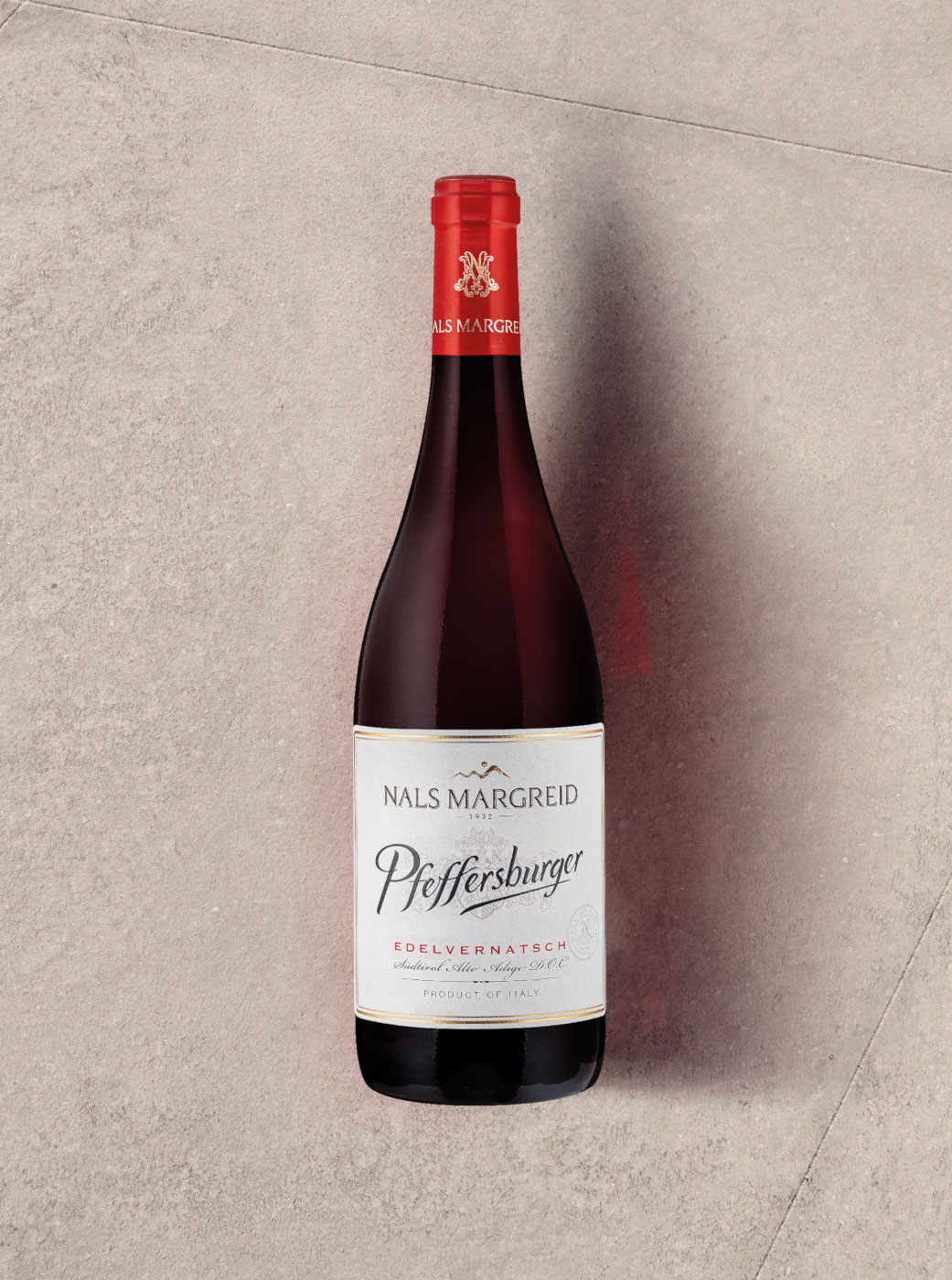 Nals Margreid - PFEFFERSBURGER Edelvernatsch - Südtirol D.O.C Nals Margreid - PFEFFERSBURGER Edelvernatsch - Südtirol D.O.C